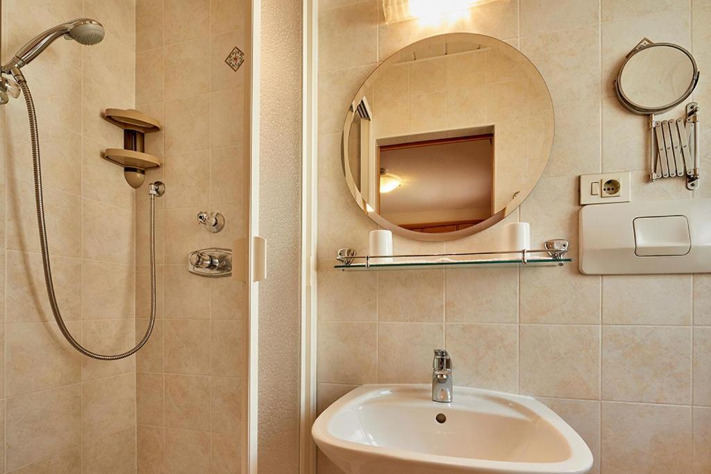 Garni Reutlingen Hotel Colfosco Eksteriør billede